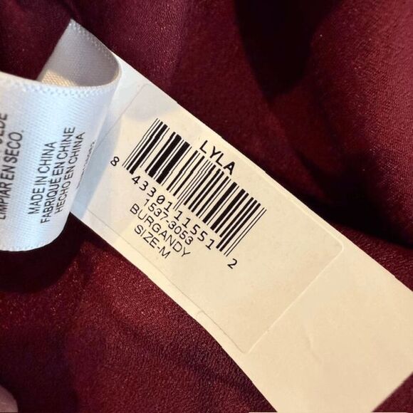 NWT Dress the Population Lyla Dress Sheath Silhouette Burgundy Red Size Medium - Picture 9 of 13